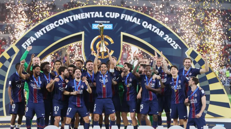 篮球勇士球星单场命中三分刷新纪录