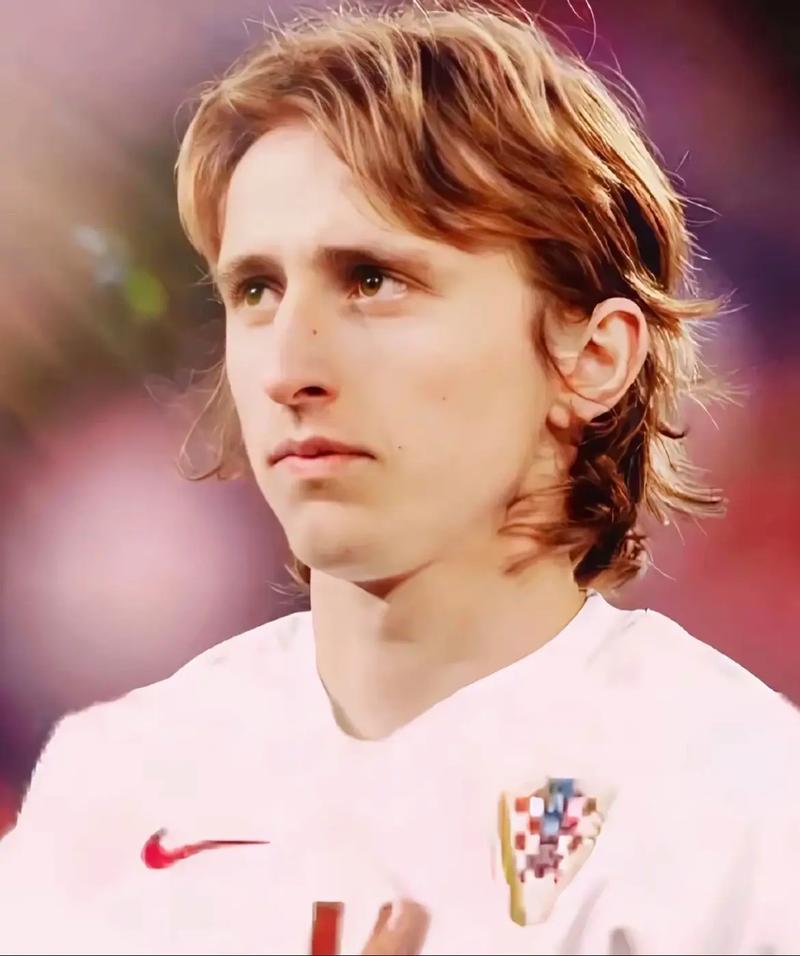 美因茨vs霍芬海姆：李在城、阿米里首发，克拉马里奇、曹法尔出战