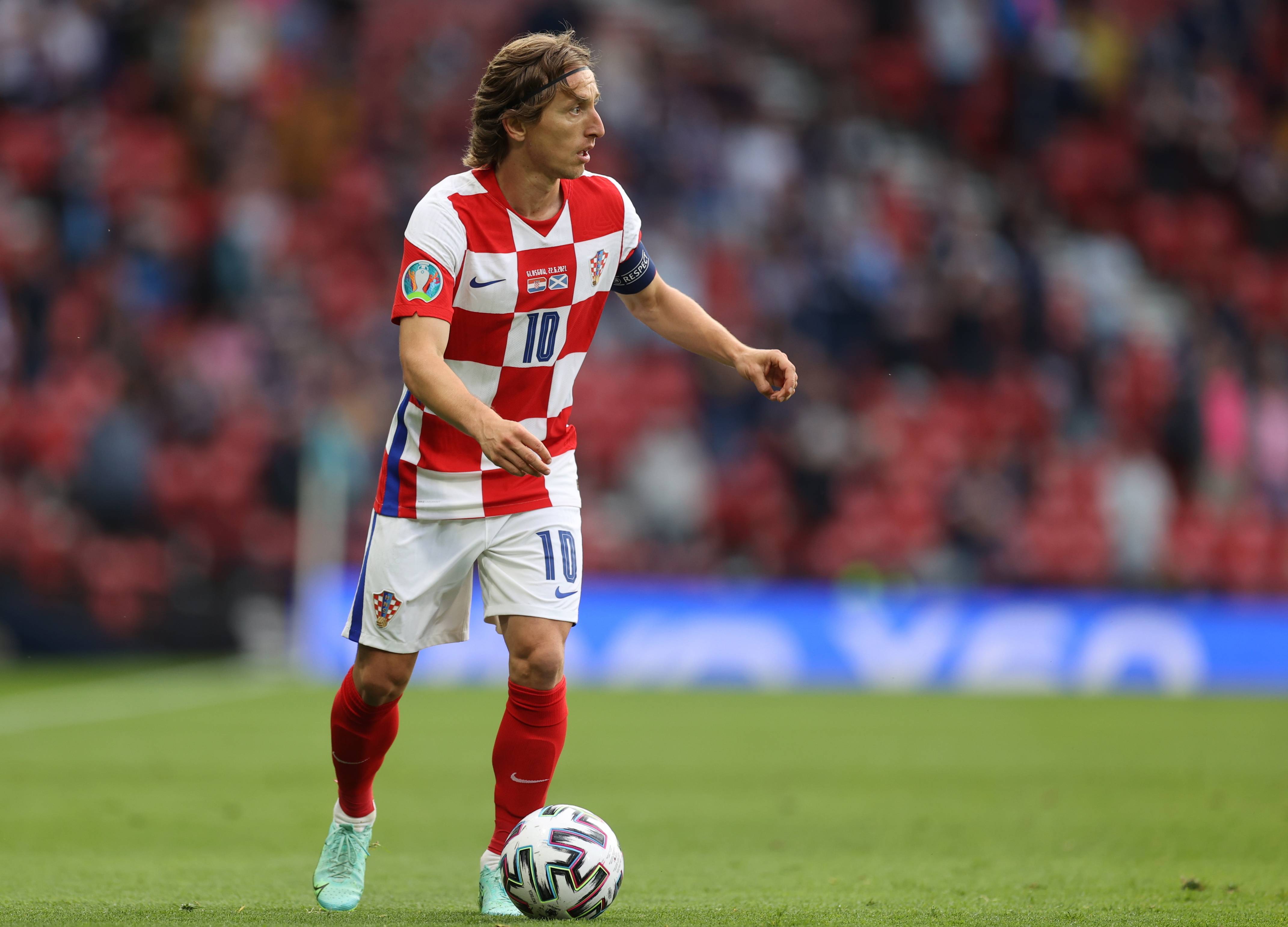 官方：巴西国家队补招诺丁汉森林门将约翰-维克托