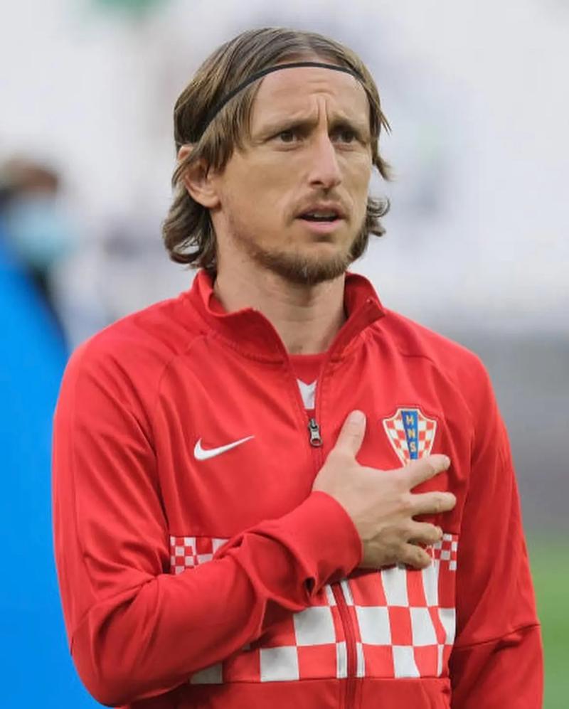 足球国足争议判罚引专家讨论