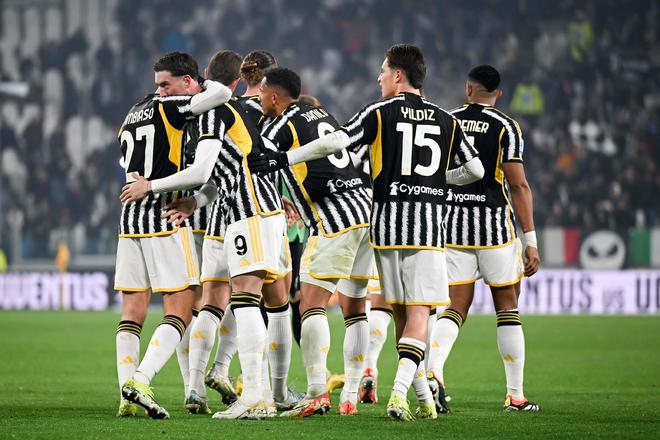 科曼：感谢拜仁邀请我回来，很荣幸与大家分享那些美好时光