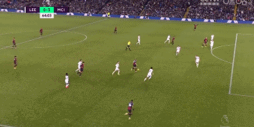 毛彪附体！四川一高校辅导员单刀面对大空门滑倒滚进球网