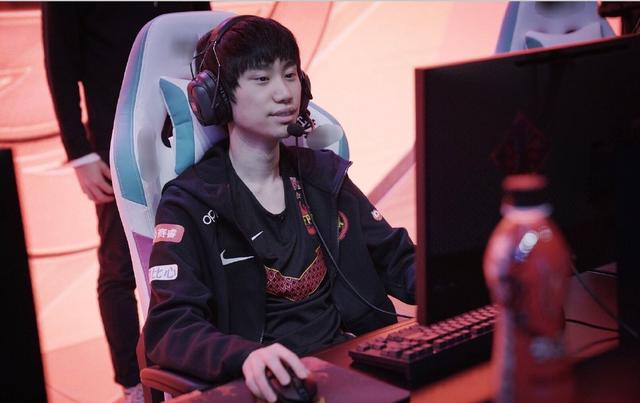 合球员的默 合球员的默